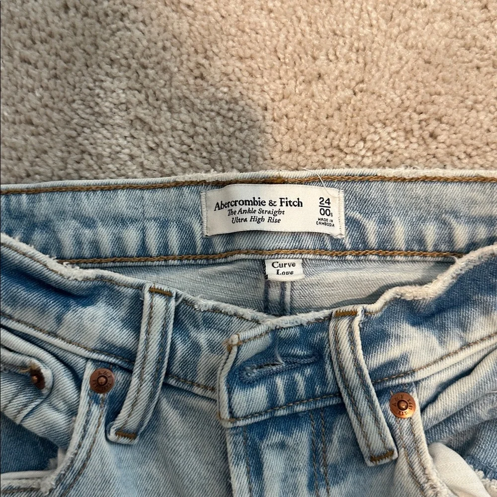 Abercrombie & Fitch Light Blue High Rise Jeans - Picture 4 of 5